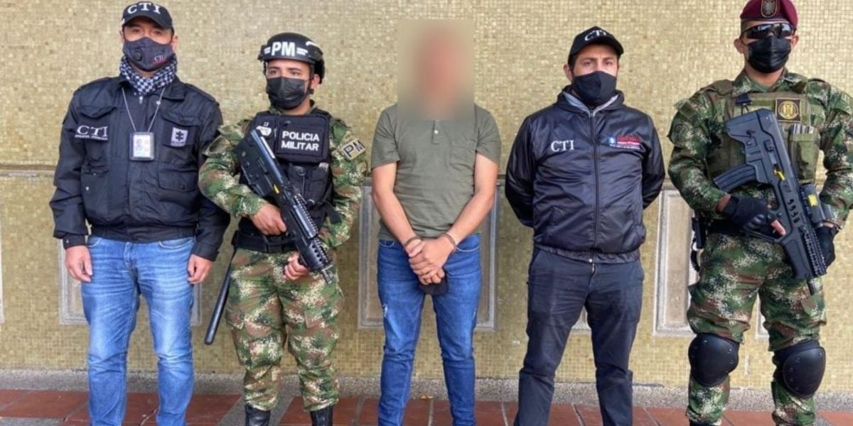 Seguimiento Alias 'Colacho' está sindicado del asesinato de un líder social y una excombatiente.