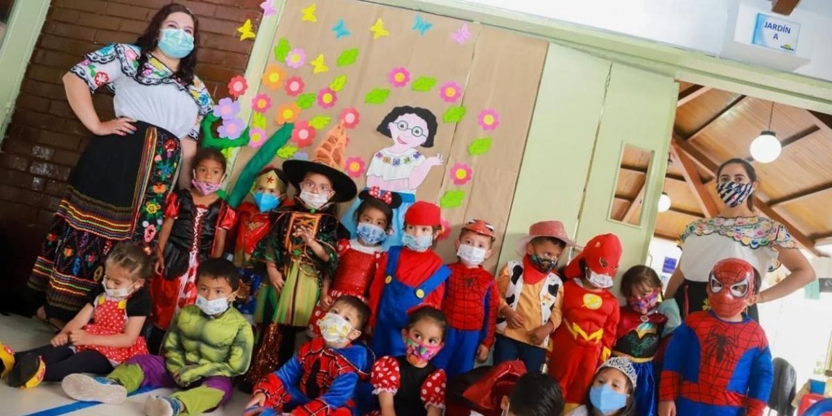  Niños en la celebración del Halloween.