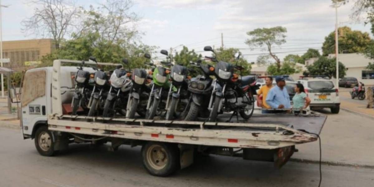 Motocicletas inmovilizadas en la ciudad - referencia.