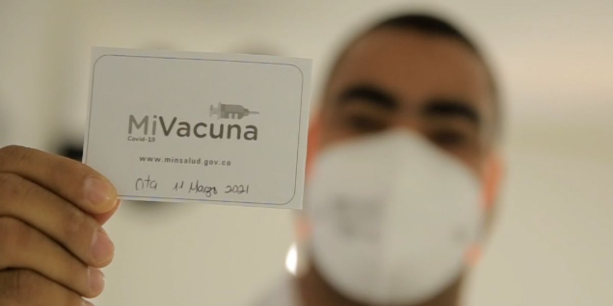 MinSalud las personas que tienen un carnet de vacunación del exterior podrán usarlo