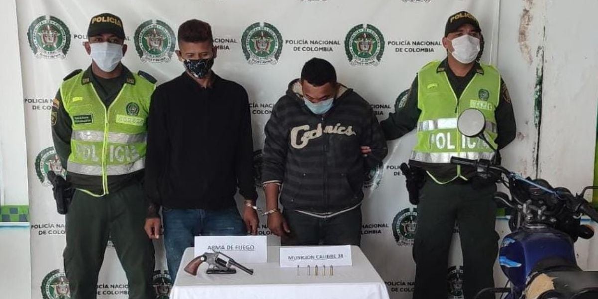 Policía del Magdalena Isaías Alfredo Vargas Moreno y Jonis Quiroz Quiroz.