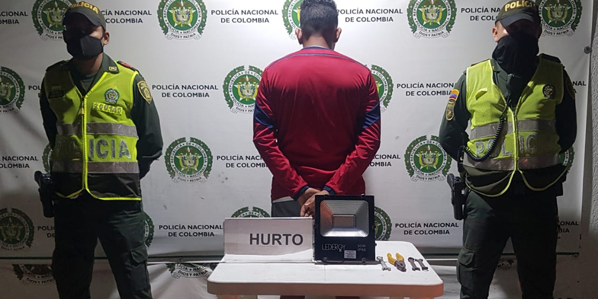 Policía Nacional Capturado en flagrancia por la policía de Santa Marta.