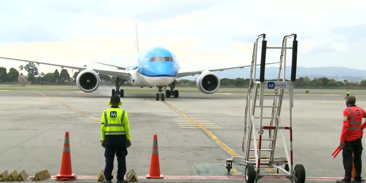 El avión que trajo las vacunas de Sinovac. cortesía