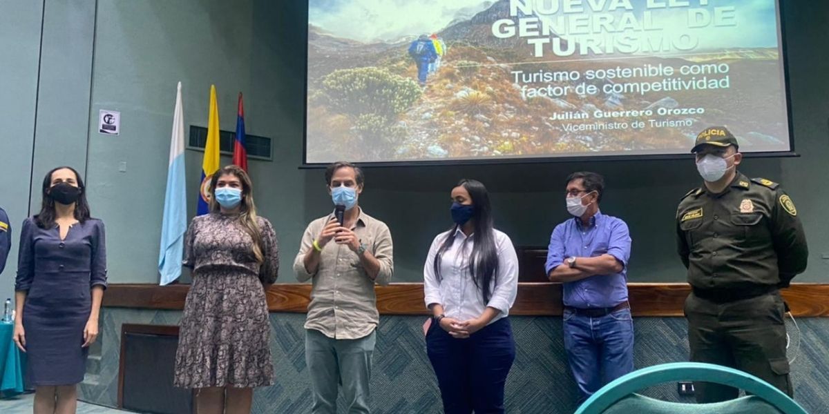 El viceministro de Turismo, Julián Guerrero, en Santa Marta.