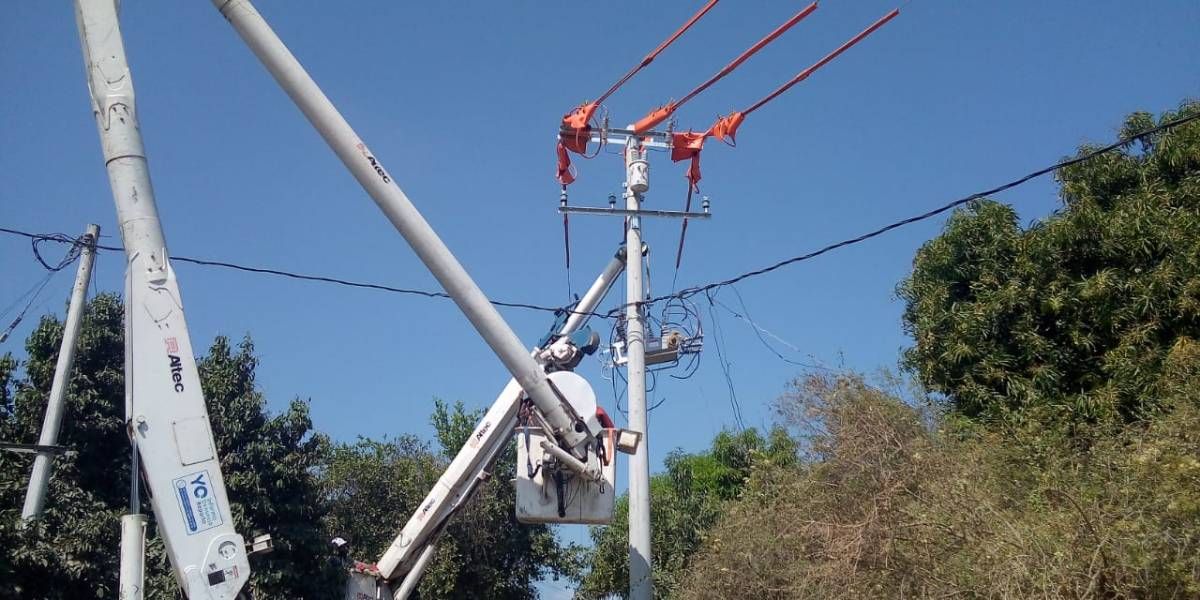 Air-e Trabajo en las redes que abastecen a Taganga.