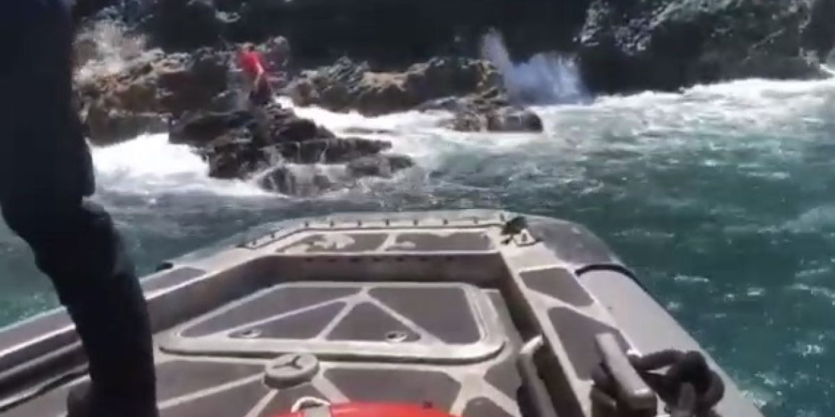 Armada Nacional El turista quedó atrapado en la 'Playa del Amor', cerca a Playa Blanca.