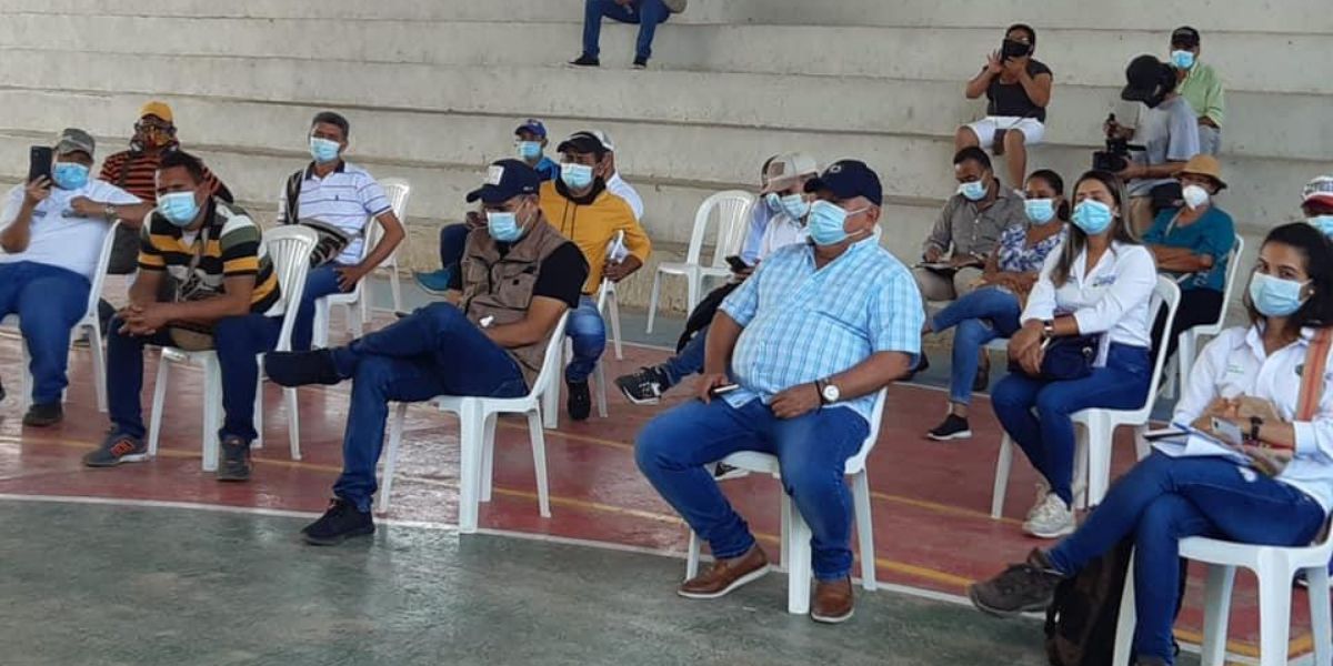 Reunión en Ciénaga por el fluido del Río Frío. cortesía