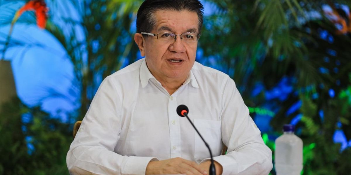 Fernando Ruiz Gómez, ministro de Salud.