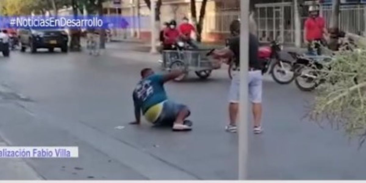 Captura de Video. El hecho se registró al frente de la Clínica Bahía.