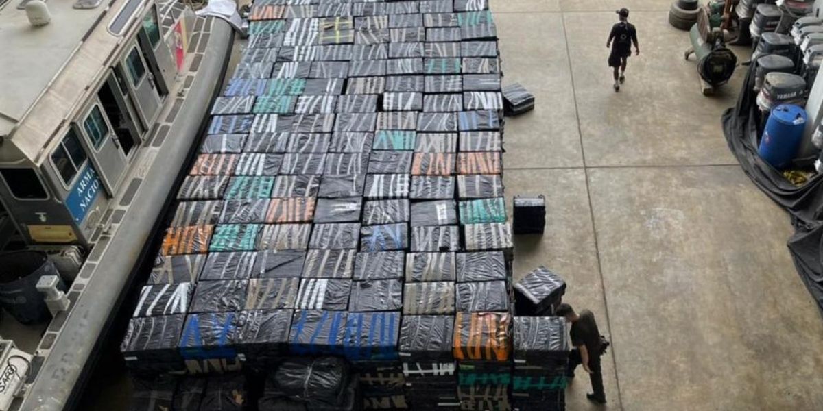 Incautación de mercancía de contrabando.
