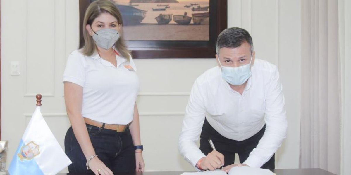 Alcaldía Distrital de Santa Marta Alcaldesa Virna Johnson posesionó a Ricardo Rago Murillo como secretario de Hacienda