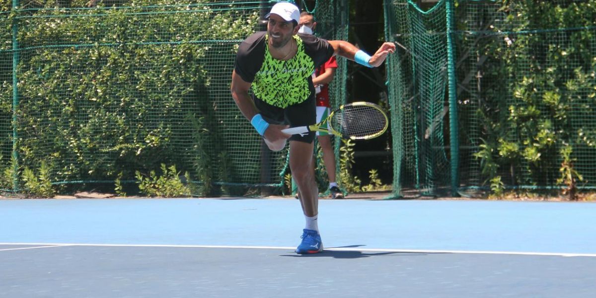 Robert Farah entrenando en Tokio.