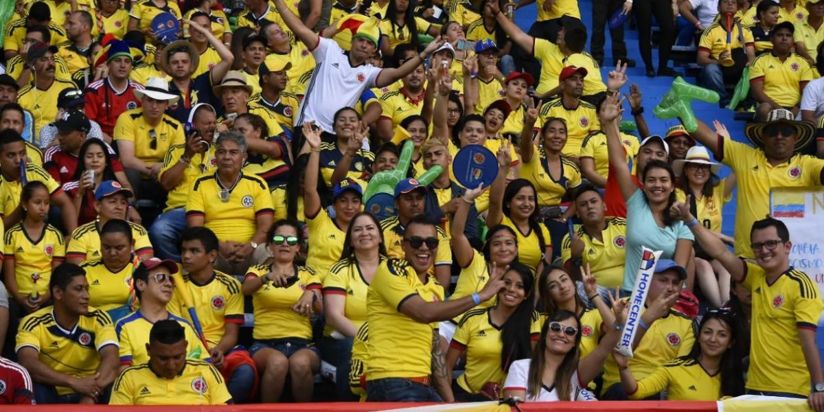 Hinchas de Colombia en las gradas del Metropolitano.