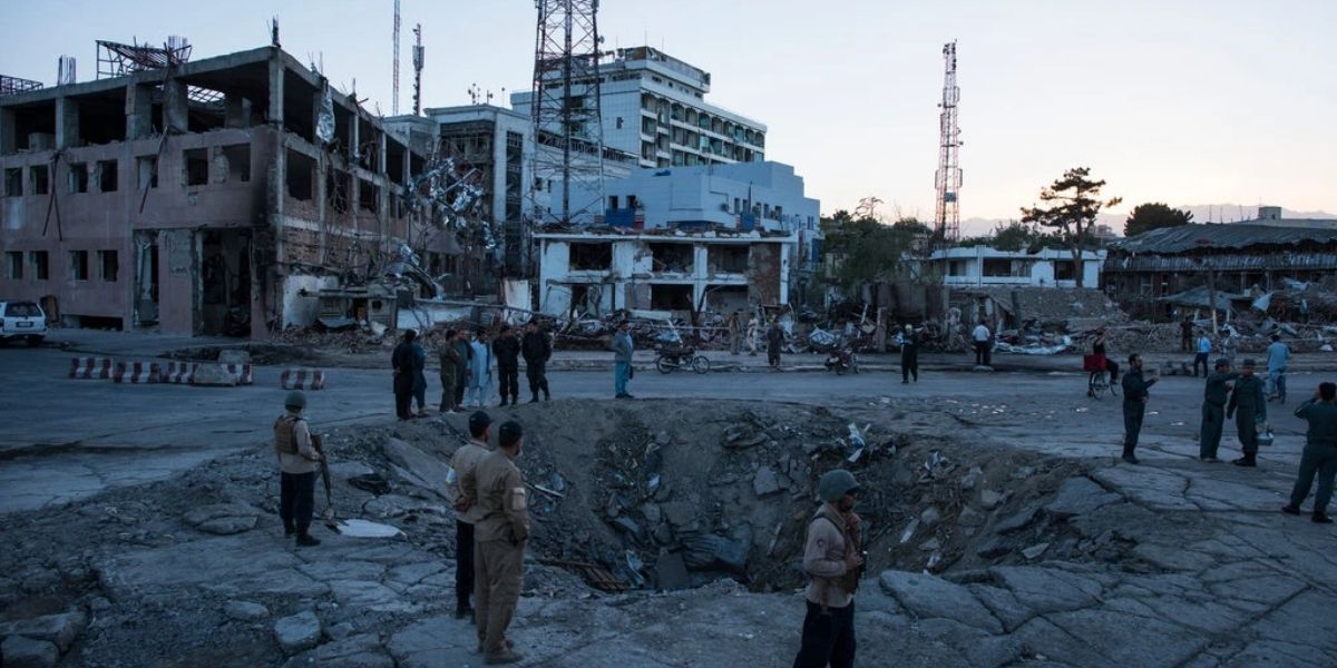 Dos explosiones a las afueras del aeropuerto de Kabul