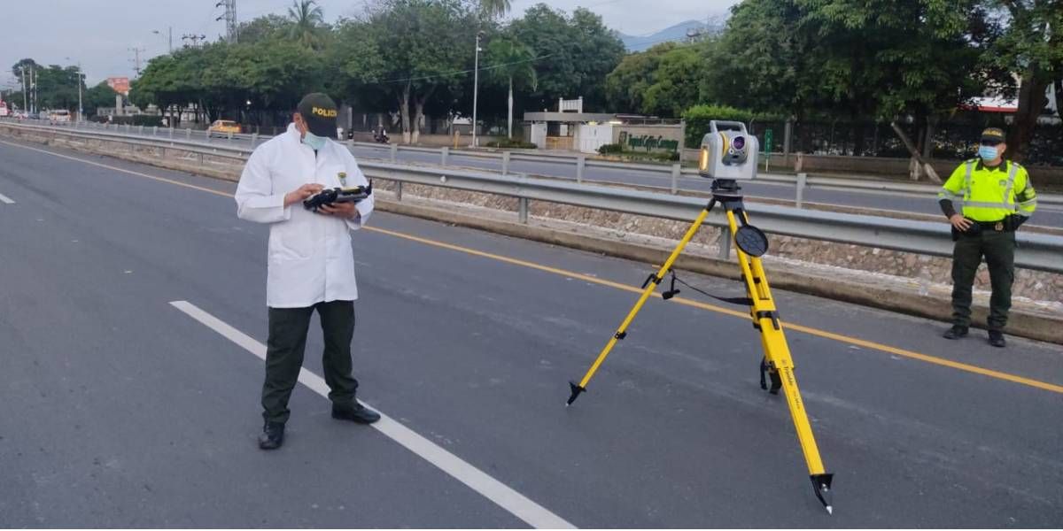 Policía Expertos de la Policía en la zona de los hechos.