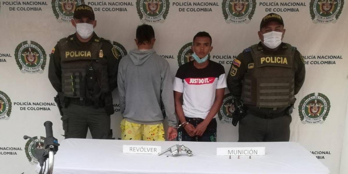 Policía El adulto y el menor capturados.