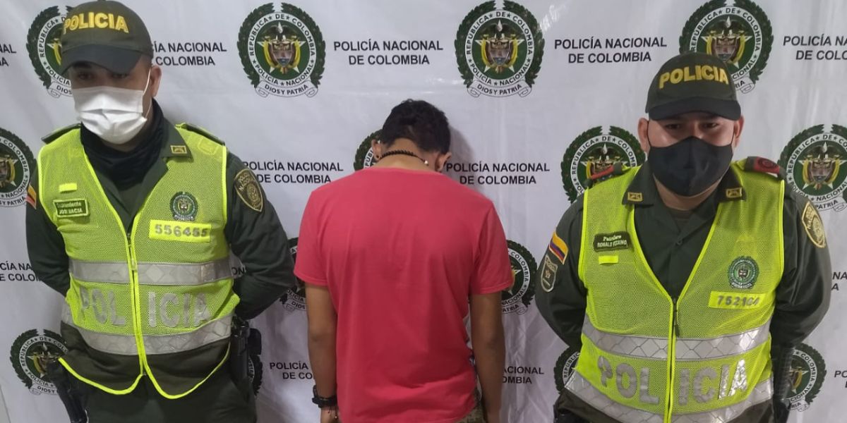 Policía Metropolitana de Santa Marta El adolescente deberá responder por el delito de receptación.