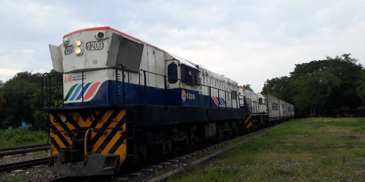 Elogia Tren de carga comercial que va hasta La Dorada.