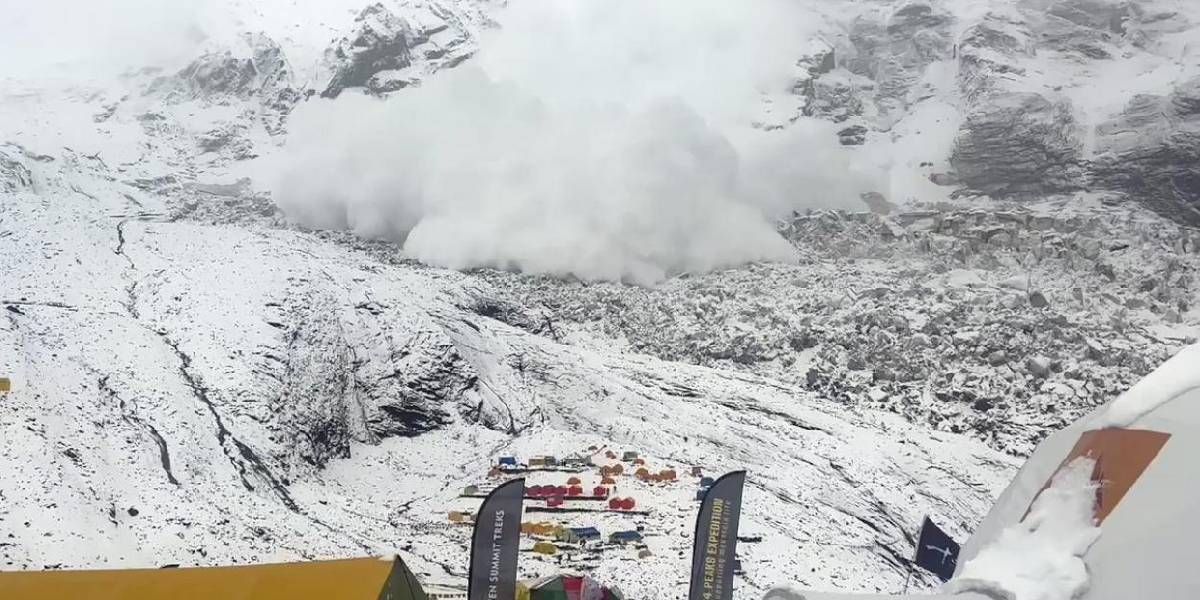 Avalancha en el pico Draupadi ka Danda II