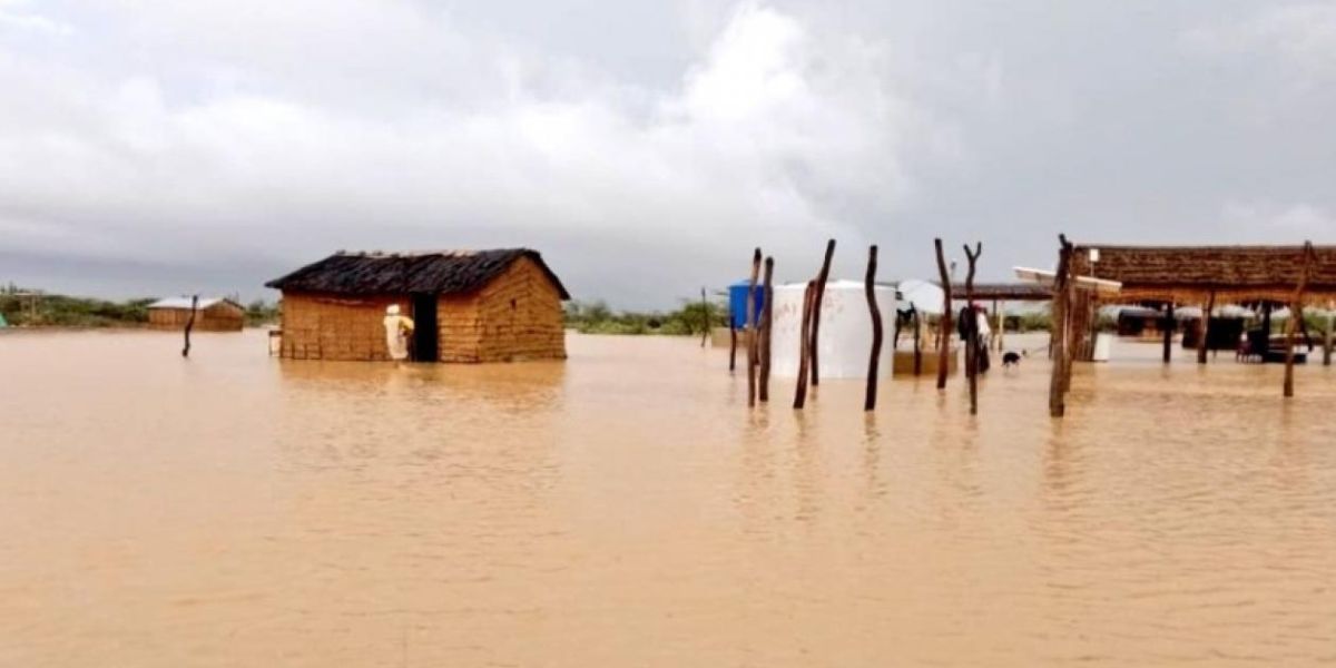 En la Alta Guajira decenas de familias permanecen incomunicadas por paso de 'Julia'.