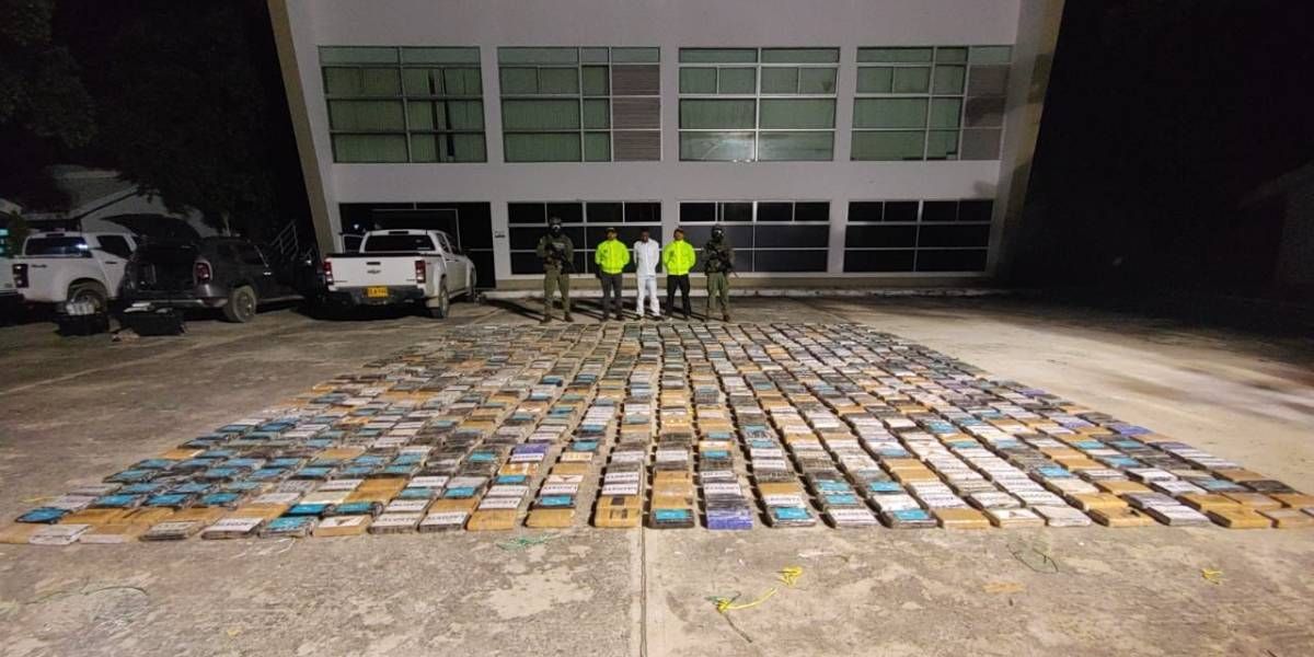 Policía Alcaloide incautada.