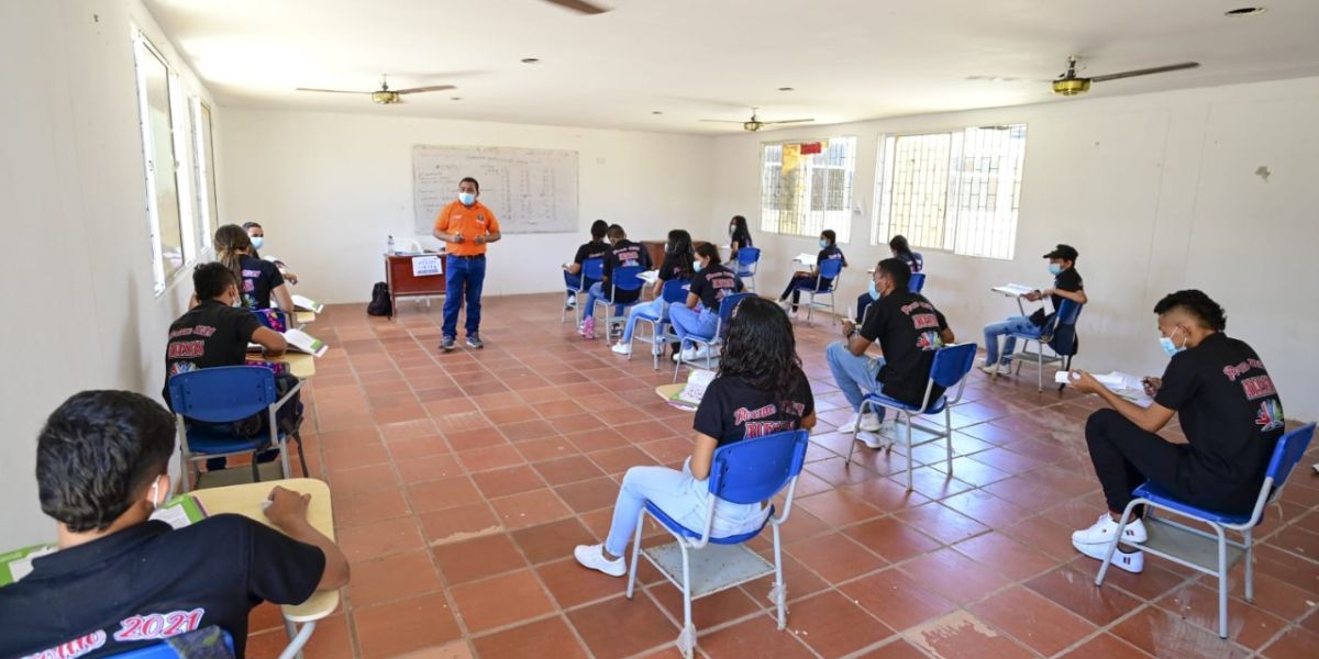 Con el objetivo de suplir 22 cargos de docentes.