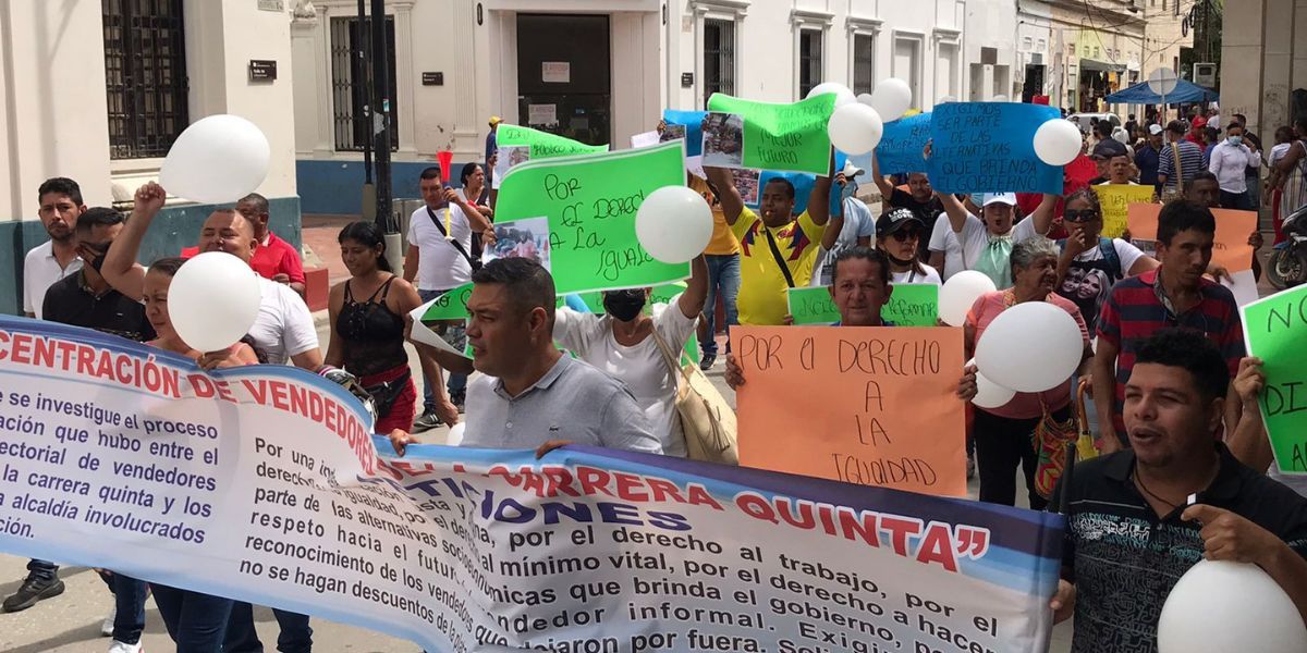 Seguimiento Vendedores informales manifestaron sus inconformidades.