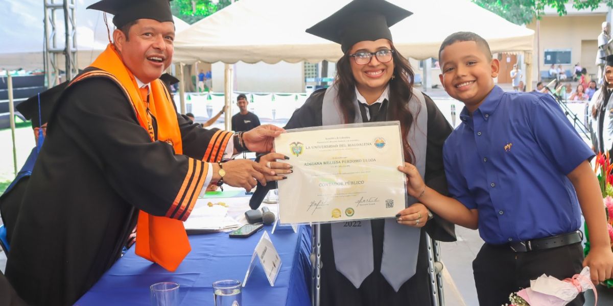 Unimagdalena Adriana Perdomo Ulloa, es el nombre de una mujer valiente y esforzada.