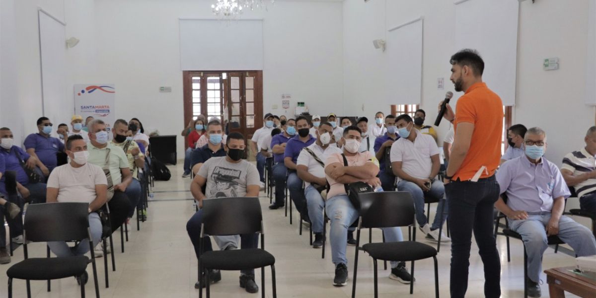 Conductores del transporte público.