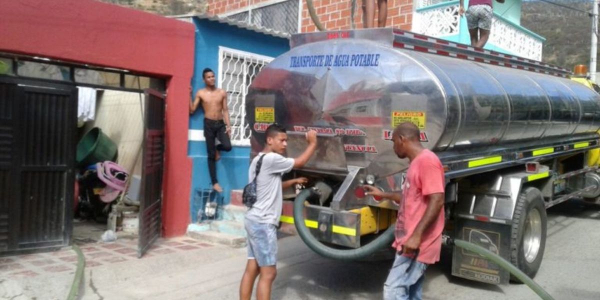 Entrega de agua por medios alternos. 