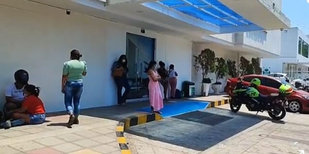 Cortesía. Jhonatan Manuel Prieto Ballona fue ingresado a la Clínica Bahía.