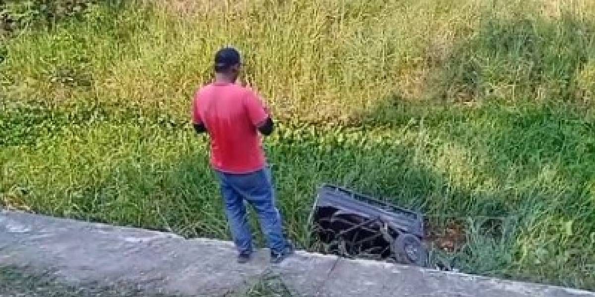 Captura de Video. El motocarro se fue por el barranco.