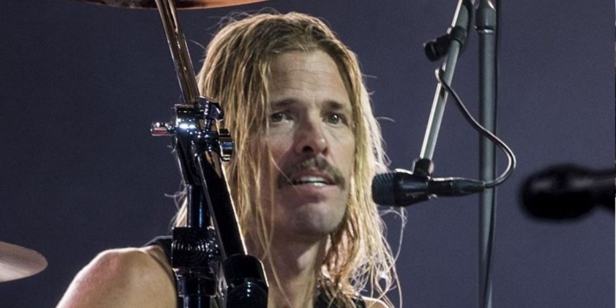 Taylor Hawkins, fallecido baterista.