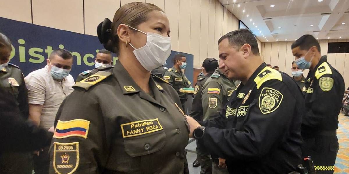 Patrulleros beneficiados, reconocidos y exaltados con las nuevas distinciones, gracias al Proceso de Transformación Policial.