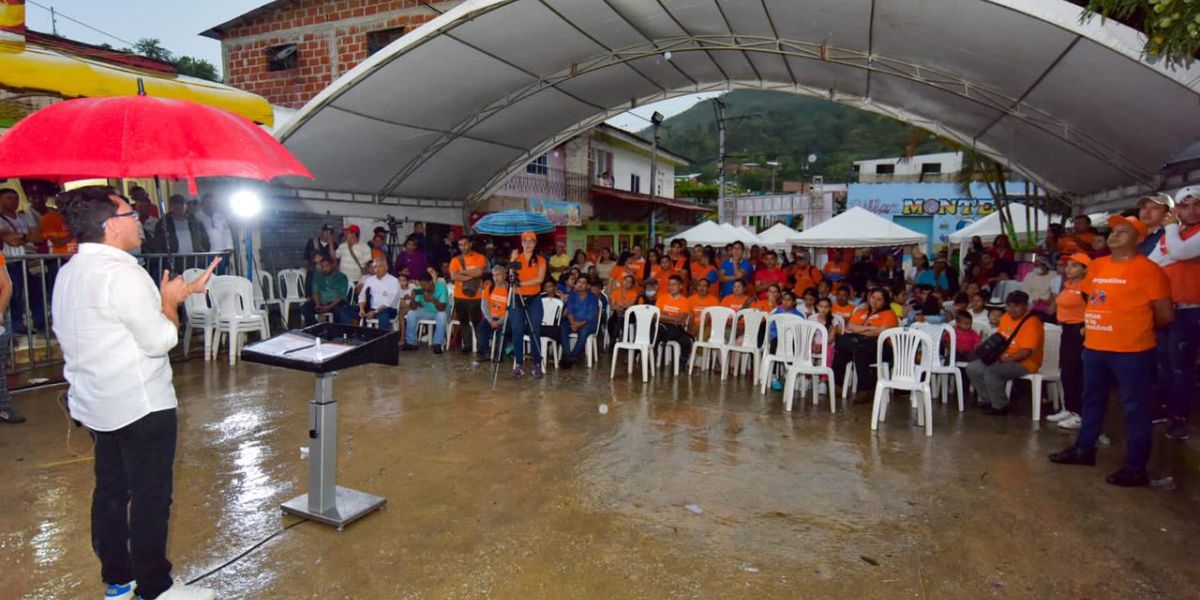 El mandatario departamental se comprometió con dos grandes proyectos en Palmor. 