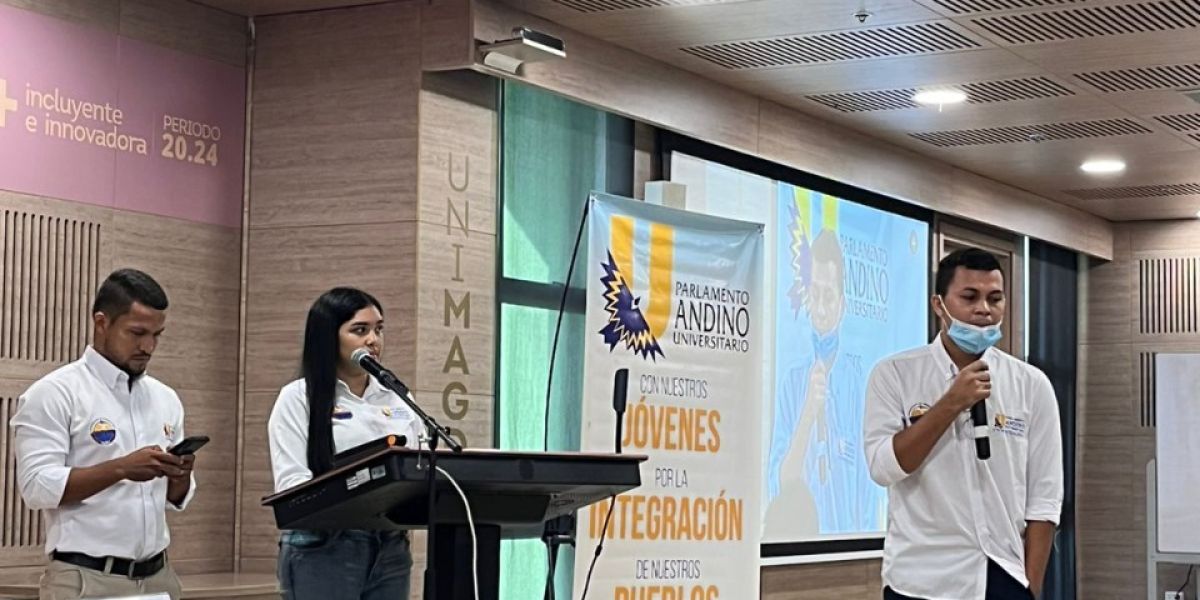 Unimagdalena Este escenario sirvió para analizar la coyuntura trascendental que está viviendo Colombia.