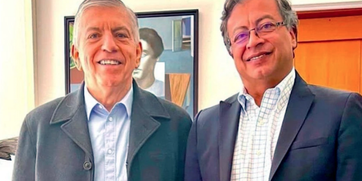 César Gaviria y Gustavo Petro.