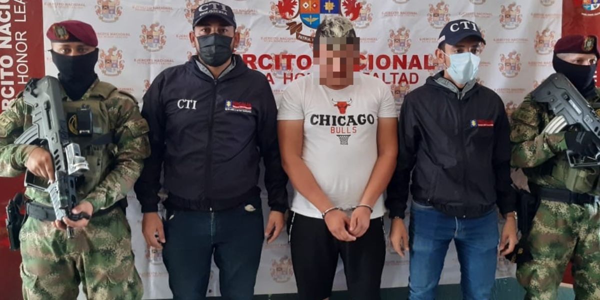Este hombre estaría presuntamente vinculado con el homicidio de dos soldados perpetuado en días pasados.