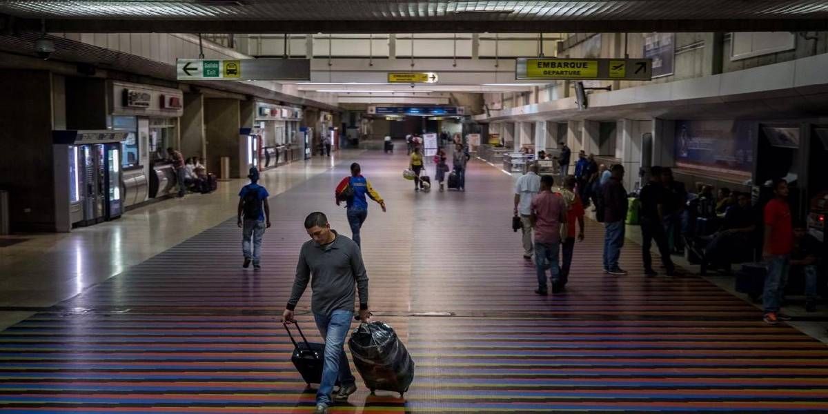 interior de aeropuerto 