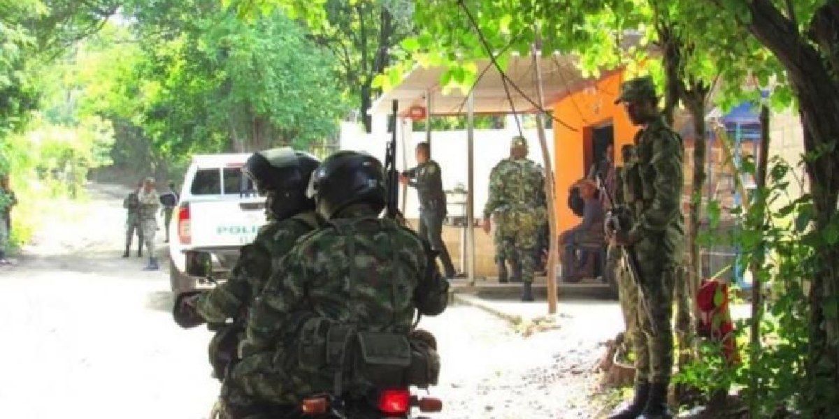 Ejército haciendo presencia en la Sierra Nevada