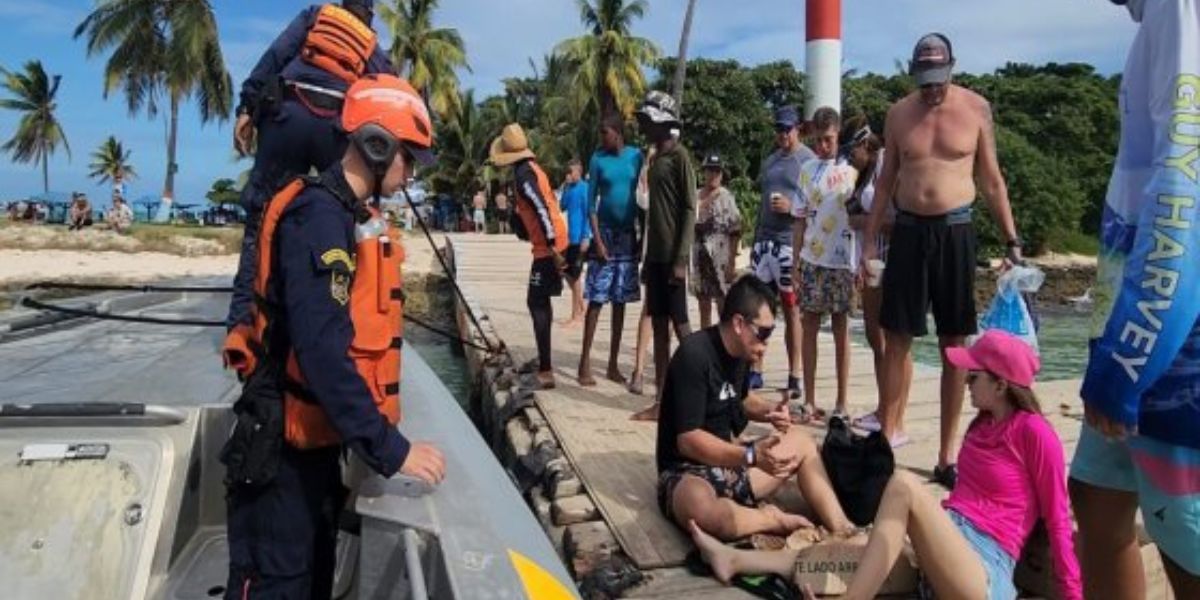 turista rescatada de cayo acuario 