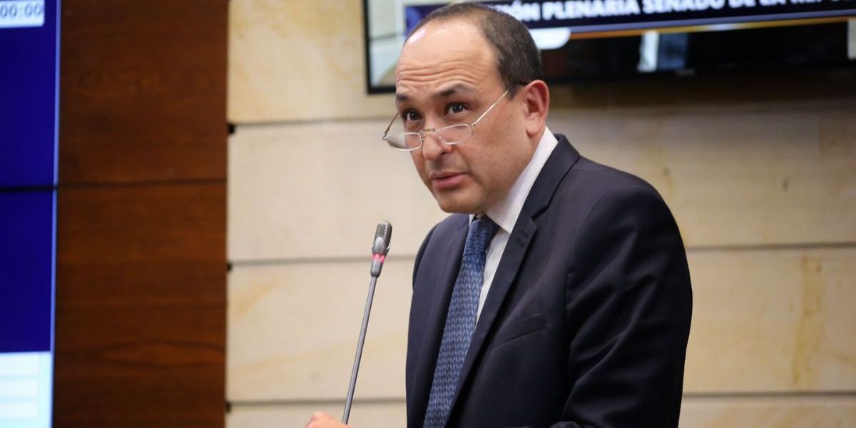 Senado Vladimir Fernández fue elegido magistrado de la Corte Constitucional