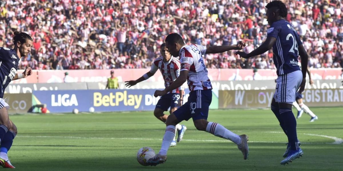 Primer gol de Carlos Bacca.