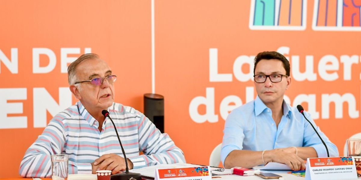 Ministro Iván Velasquez y el gobernador del Magdalena, Carlos Caicedo.