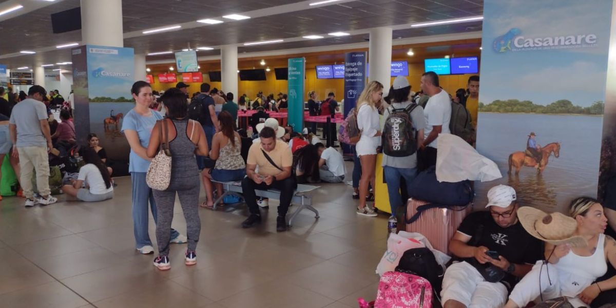 Turistas en el Aeropuerto Internacional Simón Bolívar