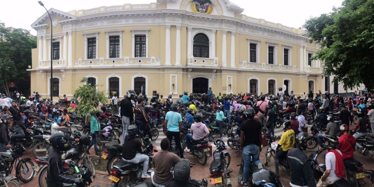 Protesta de motociclistas en Santa Marta.