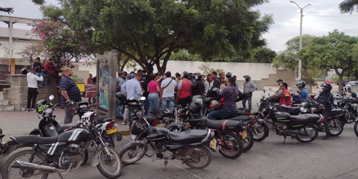 Seguimiento.co Protesta de motociclistas.