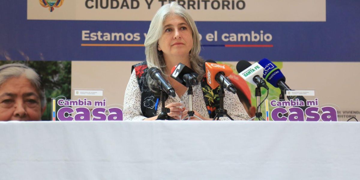 La ministra de Vivienda, Catalina Velasco.