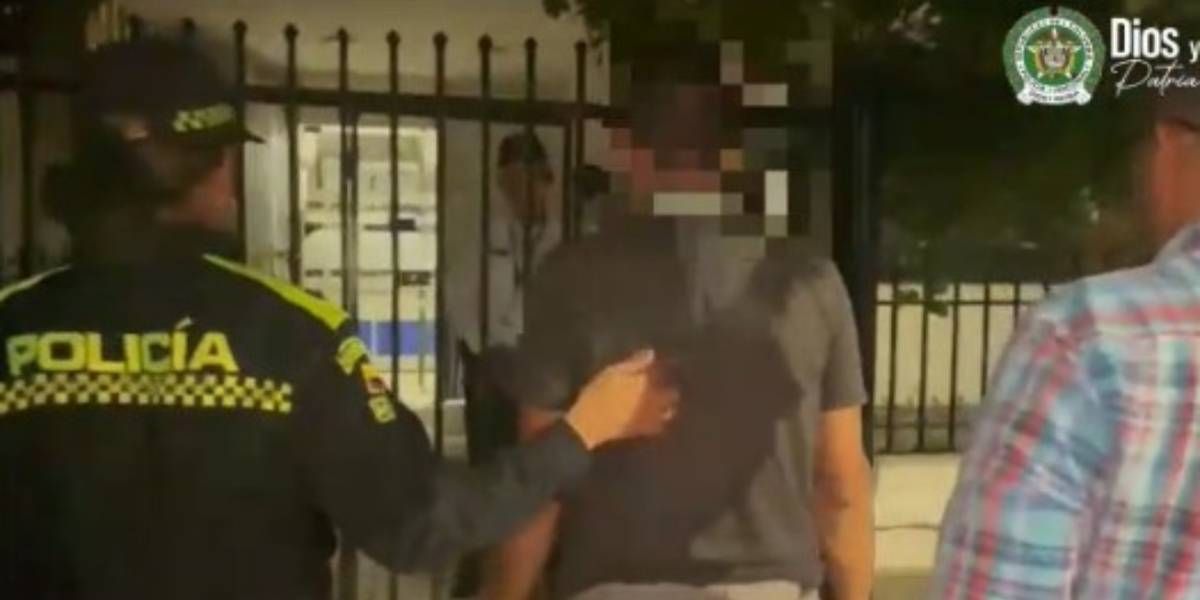 Captura de pantalla Momento en que el hombre fue llevado a la URI.