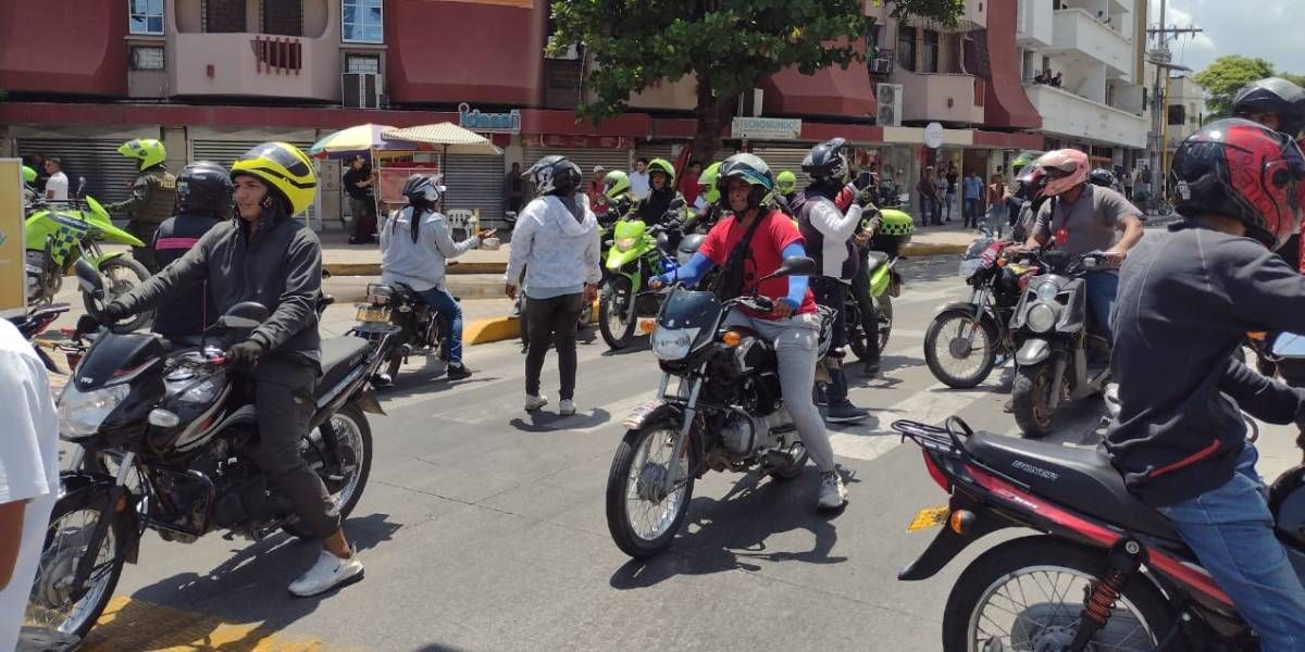 Motociclistas protestando en la Quinta. 